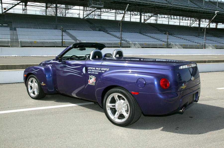  Chevrolet SS R Indianapolis Pace Car 2003 года  (фото 14 из 35)